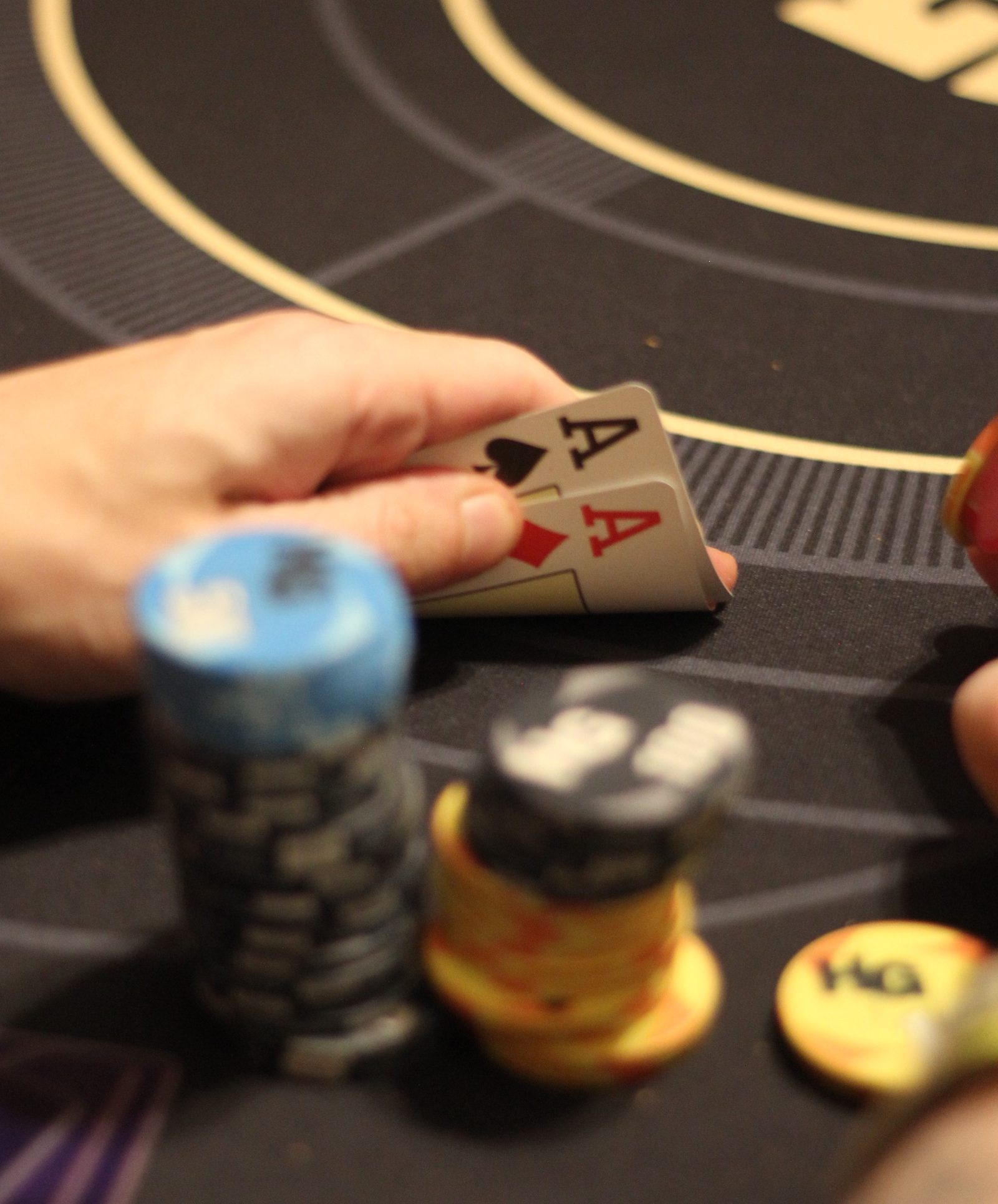Mesa de poker profissional montada para home game